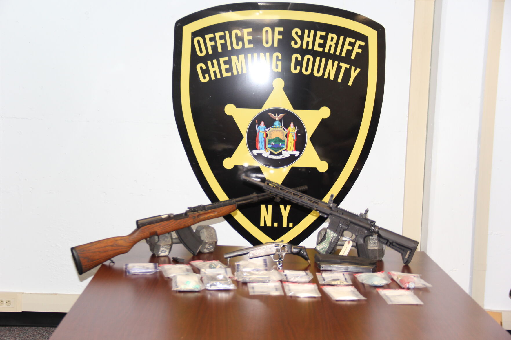 The Chemung County Sheriff’s Office arrested Michael S. Goodwin of Southport after Deputies discovered 50 grams of methamphetamine, a quantity of psilocybin mushrooms, an AR-15 assault rifle and a large capacity, ammunition feeding device in his vehicle.